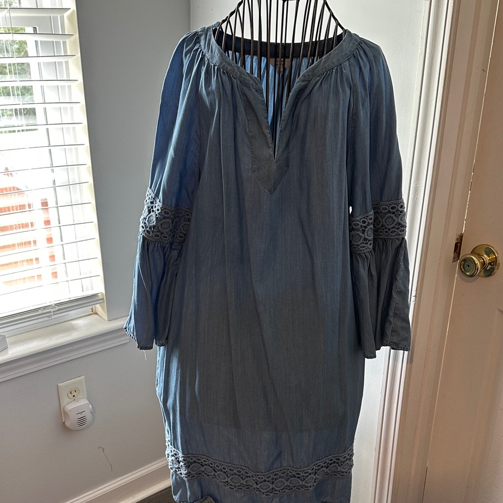 Crown & Ivy Blue Long Sleeve Dress